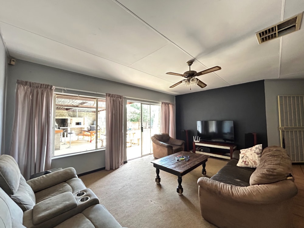 House for sale in Rhodesdene - 1KJ1720173 House for sale in Rhodesdene - 1KJ1720173