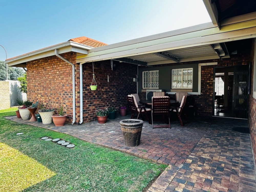 Single-storey retirement home to rent in Three Rivers East - 1VT1720175 Single-storey retirement home to rent in Three Rivers East - 1VT1720175