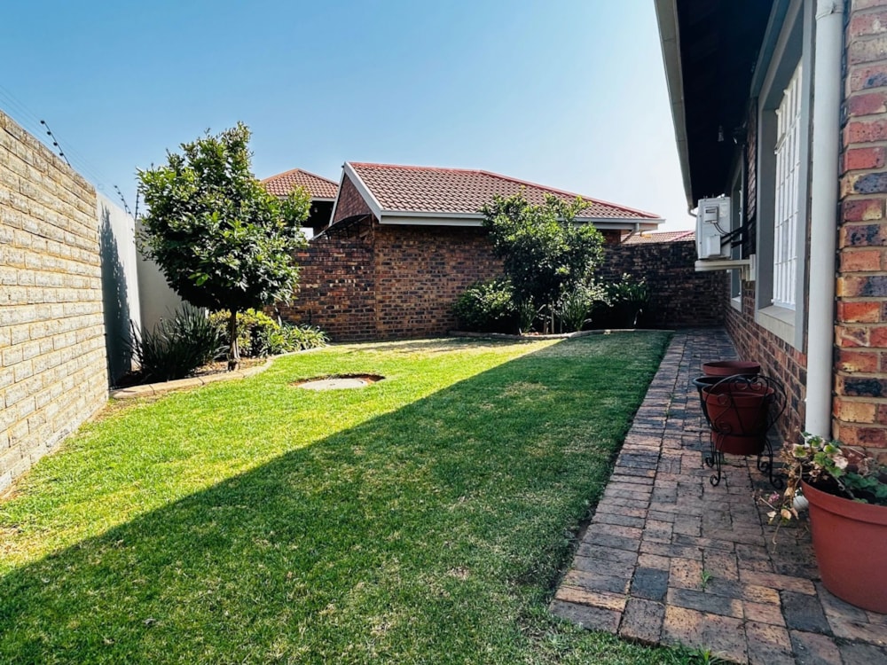 Single-storey retirement home to rent in Three Rivers East - 1VT1720175 Single-storey retirement home to rent in Three Rivers East - 1VT1720175