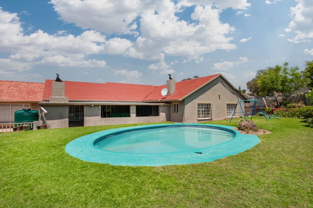 House for sale in Kew - BED1720179 House for sale in Kew - BED1720179