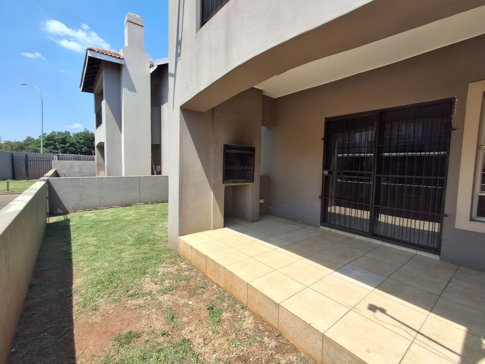 Townhouse for sale in Brenthurst - 1BJ1718402 Townhouse for sale in Brenthurst - 1BJ1718402