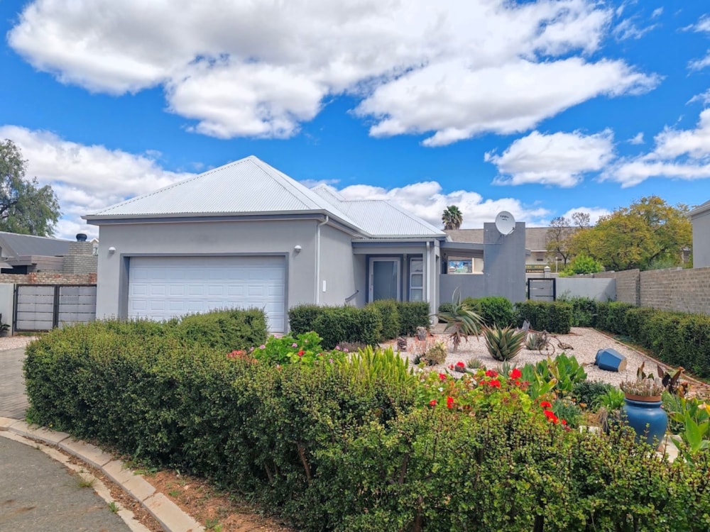 House for sale in Wesbank, Oudtshoorn - 1OU1717198 House for sale in Wesbank, Oudtshoorn - 1OU1717198