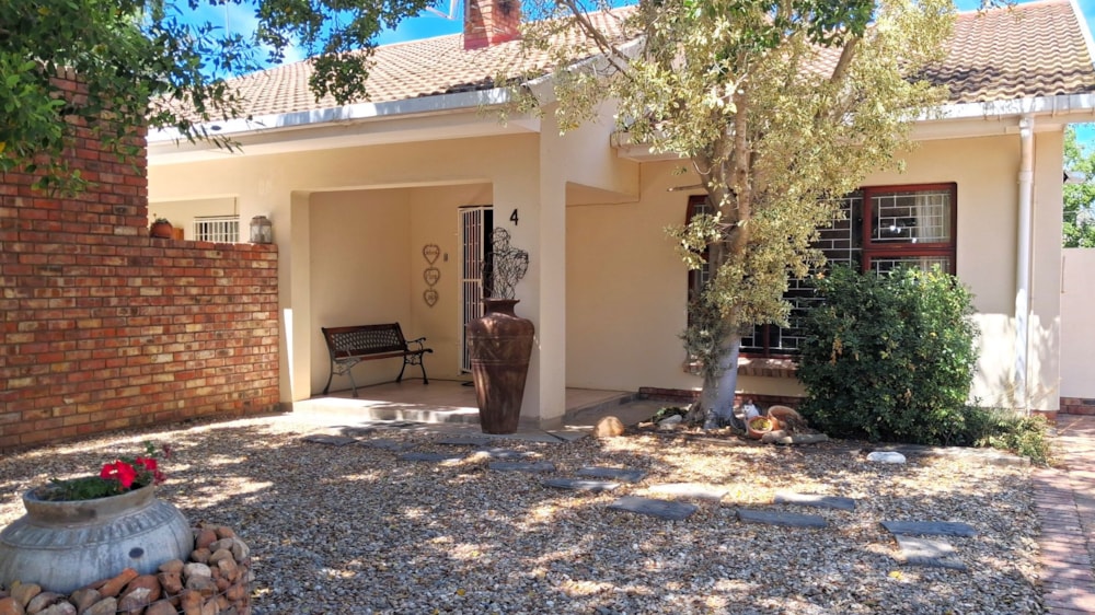 House for sale in Wesbank, Oudtshoorn - 1OU1719091 House for sale in Wesbank, Oudtshoorn - 1OU1719091