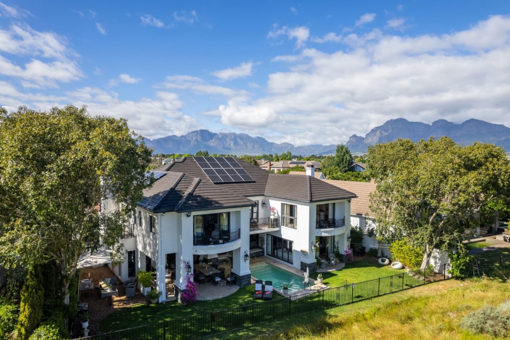 Security estate home for sale in Val de Vie Estate - TK1677468