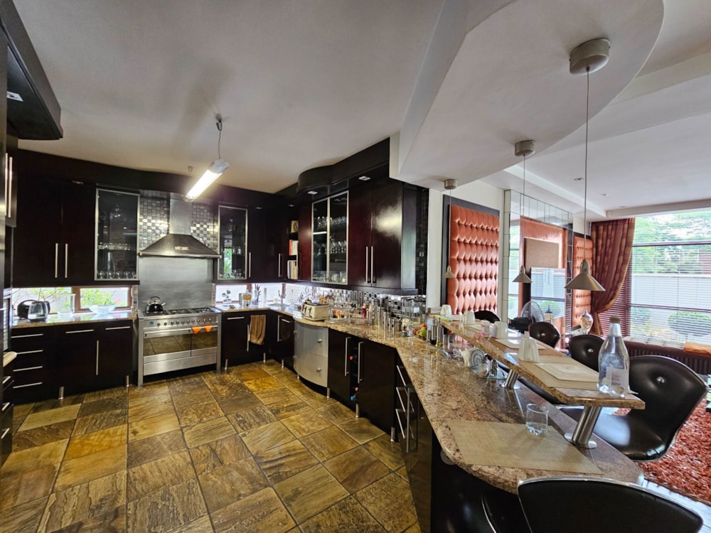 Security estate home for sale in Bendor Park - 1PS1684783