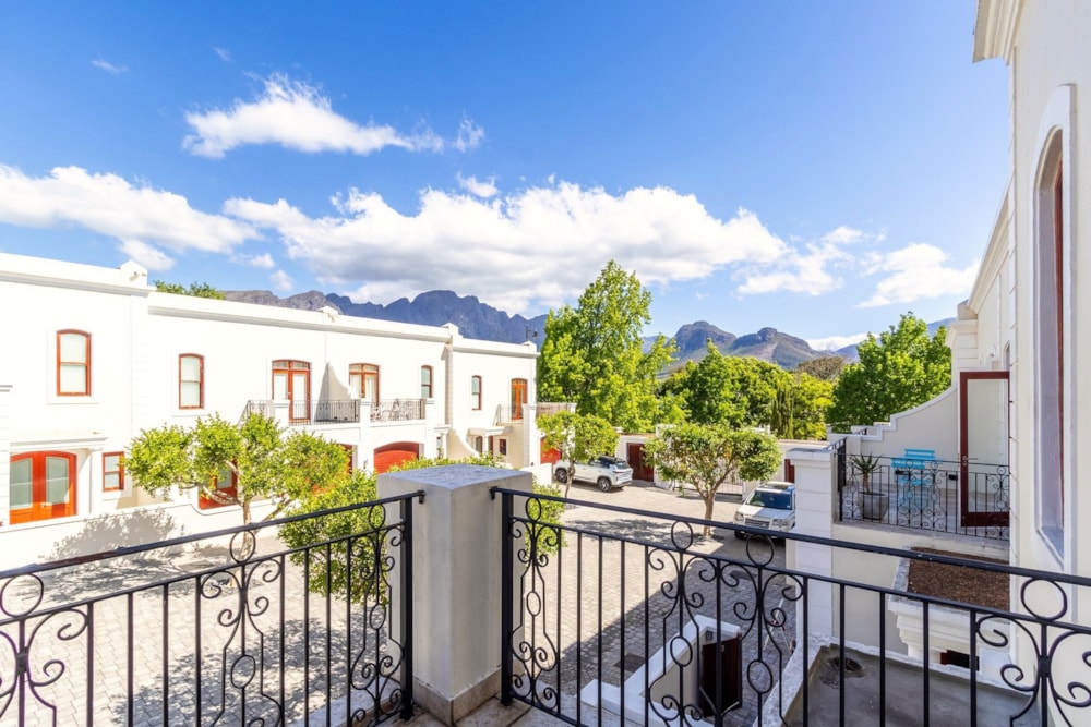 Double-storey apartment for sale in Franschhoek - FWI1717768