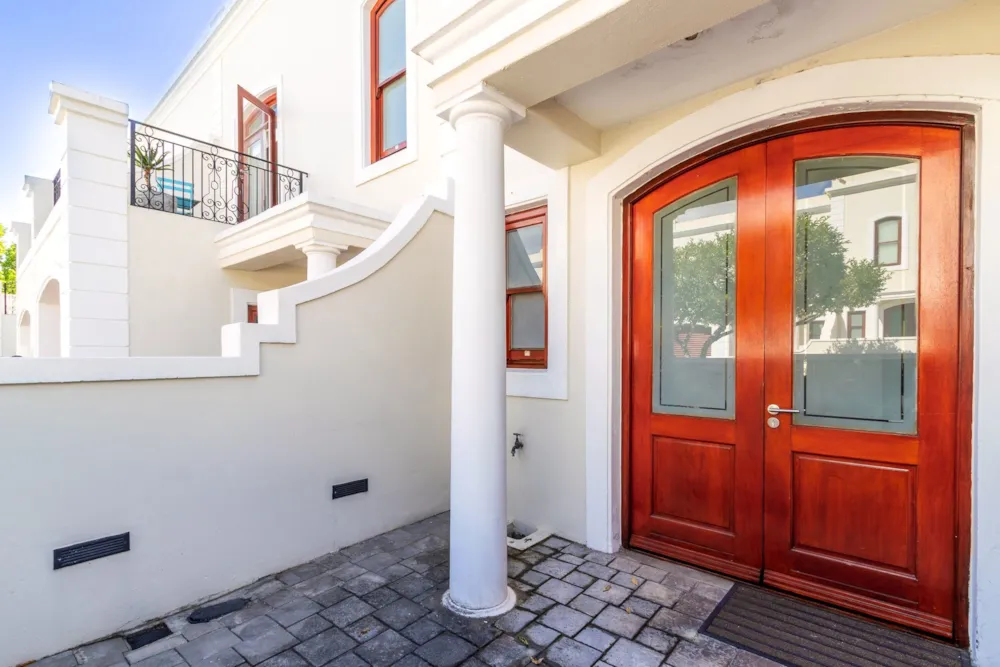Double-storey apartment sold in Franschhoek - FWI1717768 Double-storey apartment sold in Franschhoek - FWI1717768