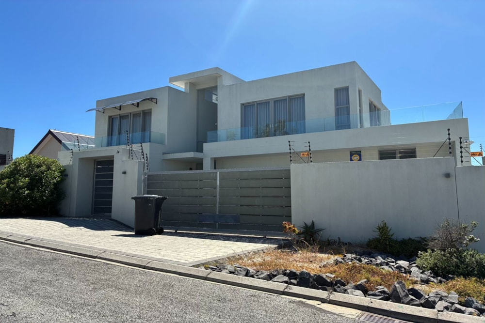 House let in West Beach, Blouberg - 1TV1671327