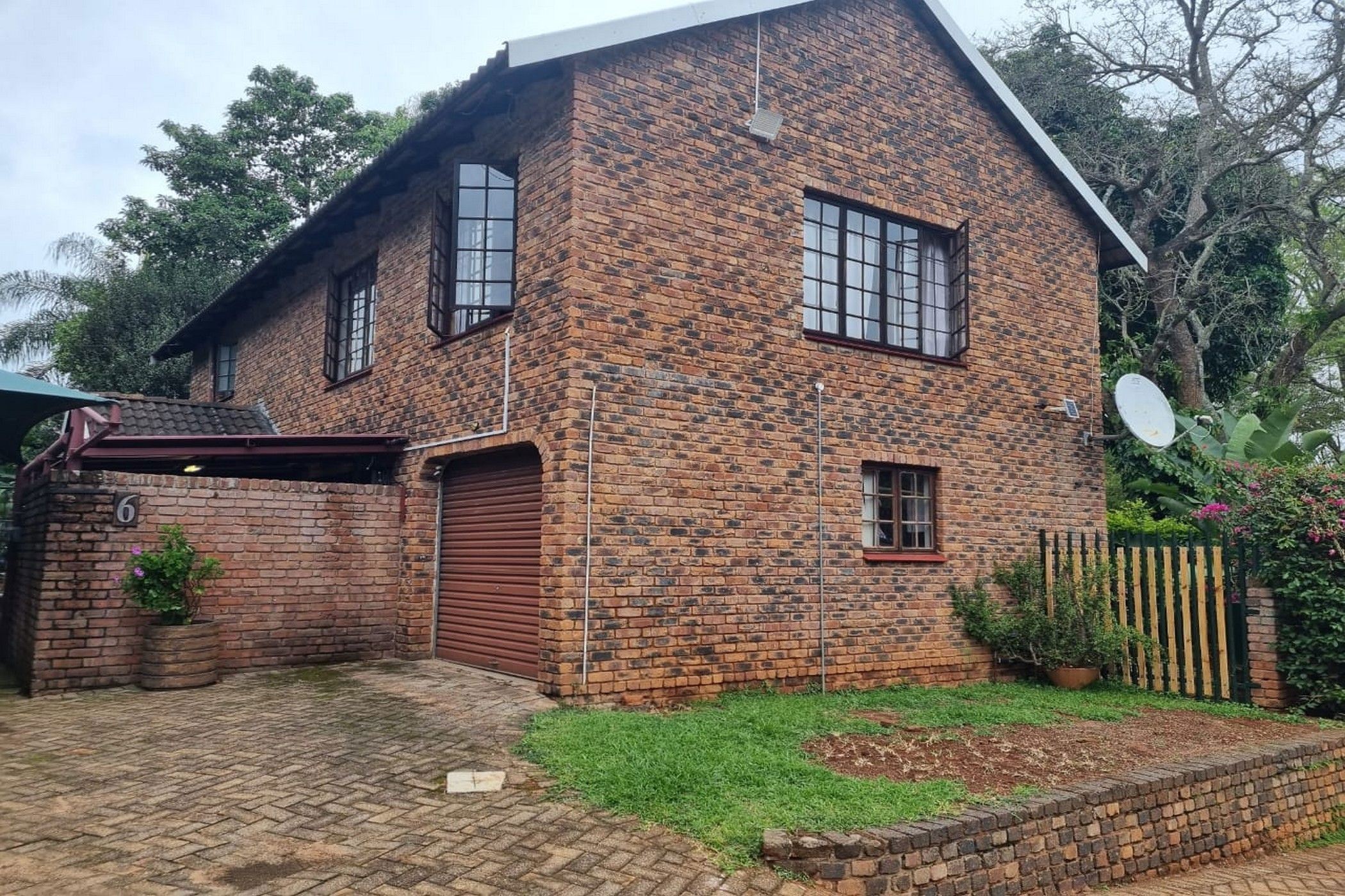 Security complex home for sale in White River - 1WR1719808