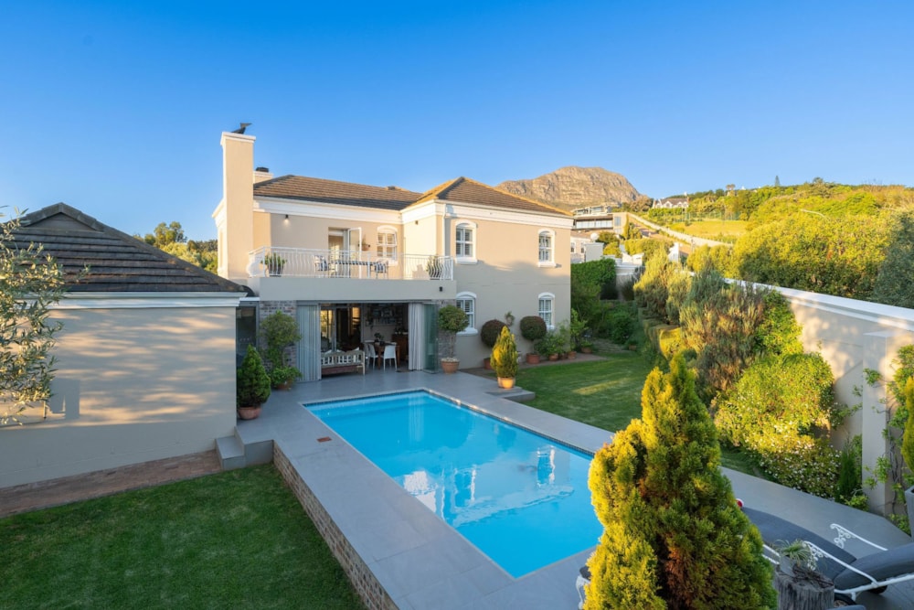 Security estate home for sale in La Concorde - SW1720061