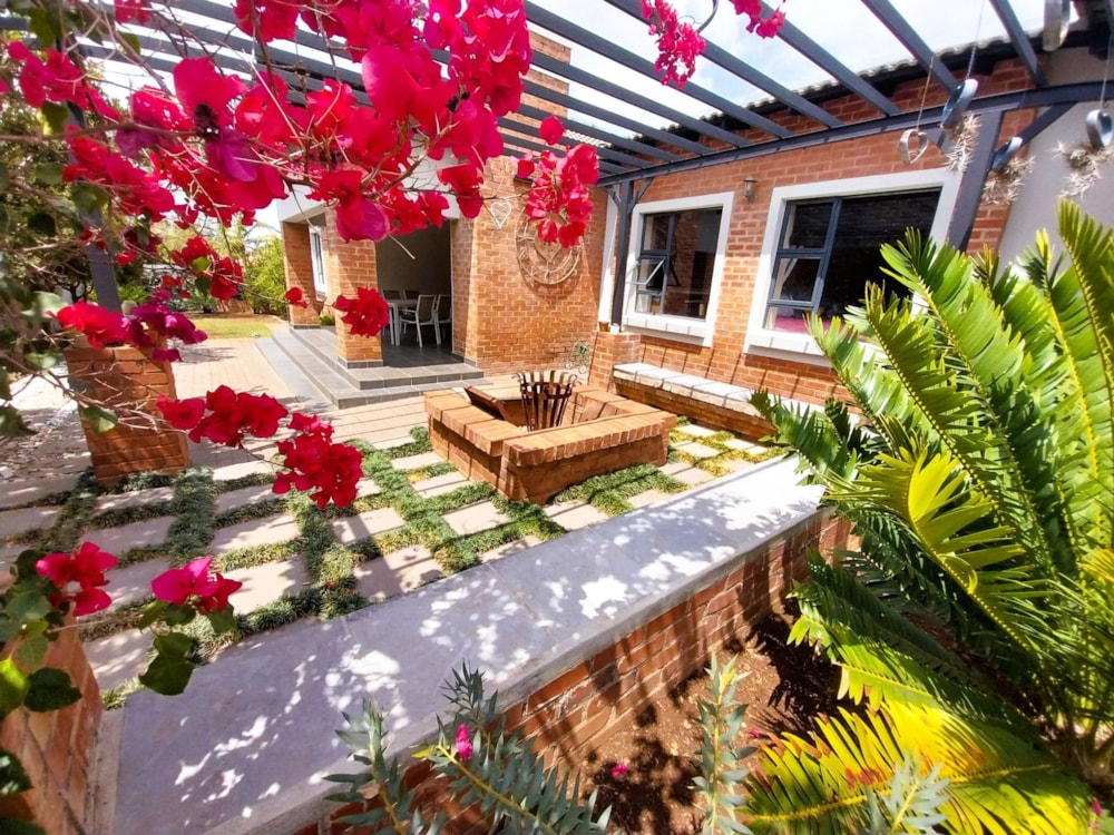 Security estate home for sale in Midstream Estate - CN1716736 Security estate home for sale in Midstream Estate - CN1716736