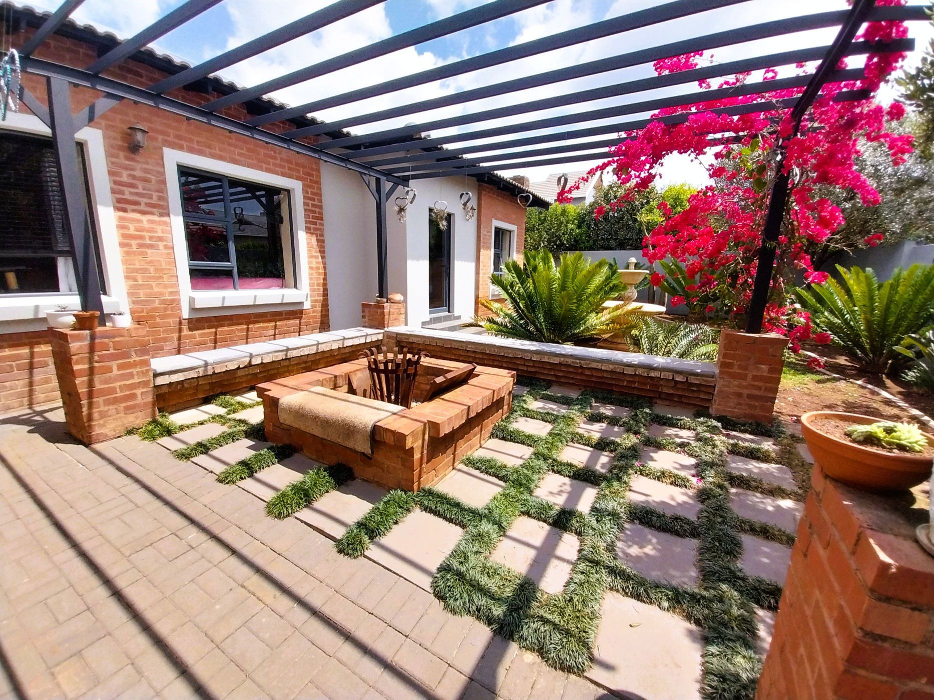 Security estate home for sale in Midstream Estate - CN1716736