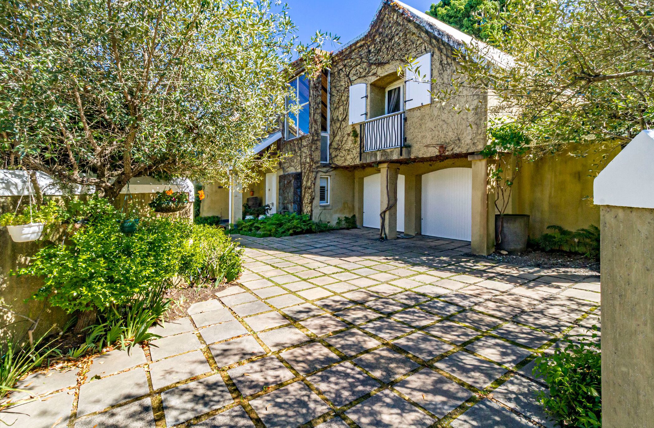 Security complex home for sale in Mostertsdrift - ST1717377