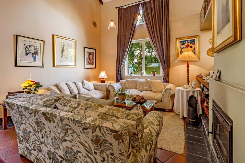 Security complex home for sale in Mostertsdrift - ST1717377 Security complex home for sale in Mostertsdrift - ST1717377