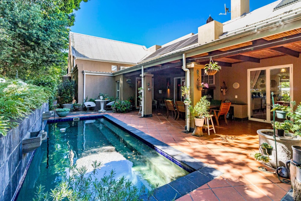 Security complex home for sale in Mostertsdrift - ST1717377 Security complex home for sale in Mostertsdrift - ST1717377