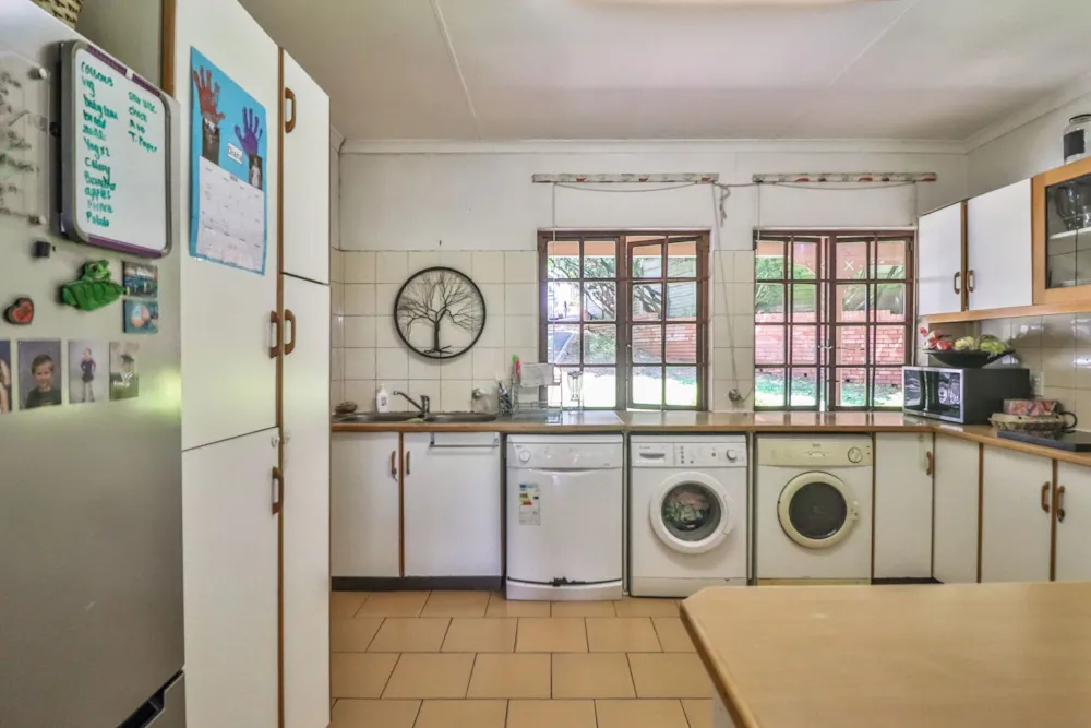 House sold in Clarendon - 1PM1717735