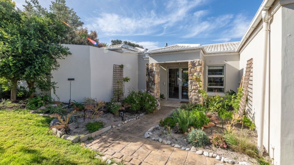 Single-storey house for sale in West Beach, Blouberg - 1TV1718416 Single-storey house for sale in West Beach, Blouberg - 1TV1718416