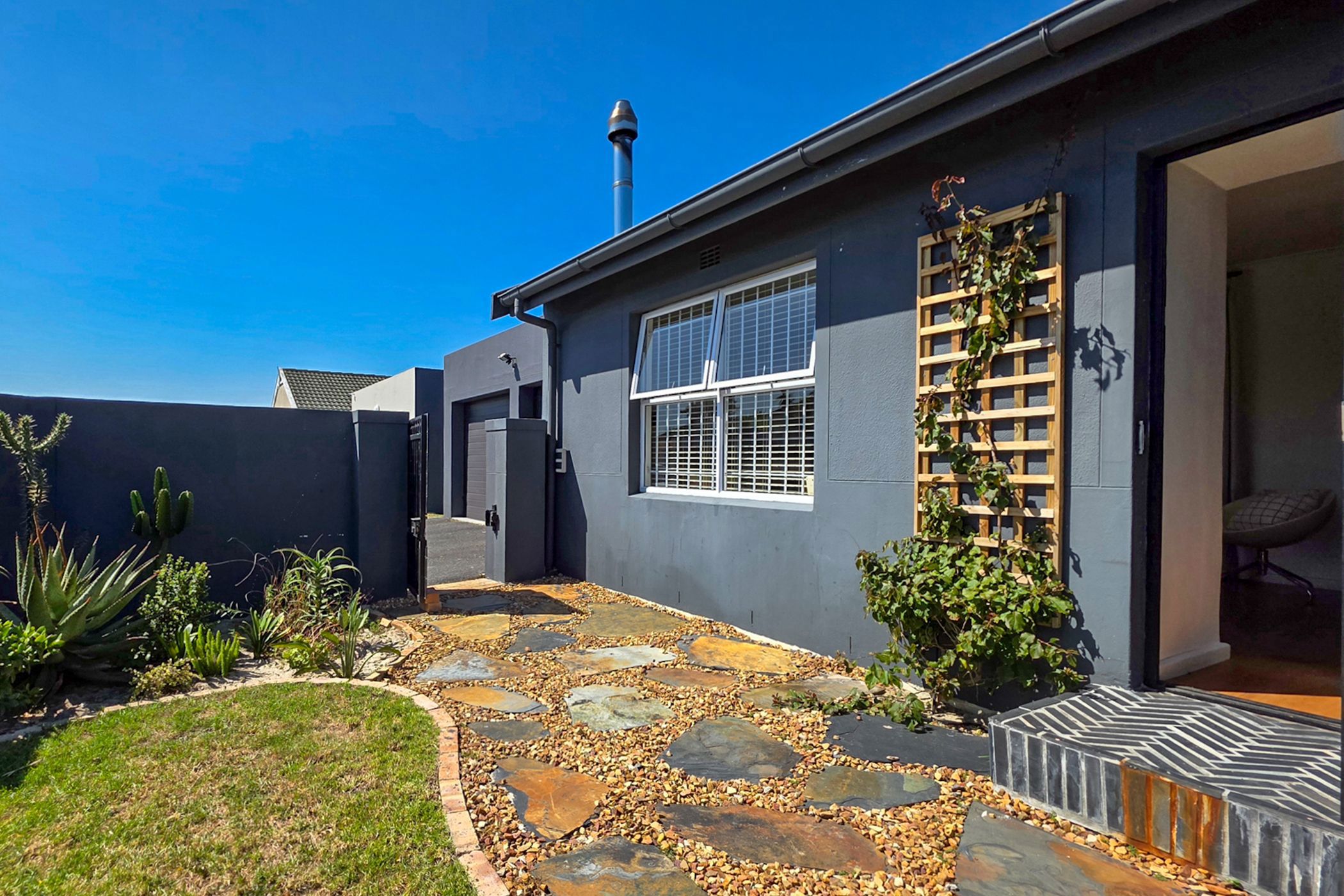 House for sale in Sunningdale, Blouberg - 1TV1719056