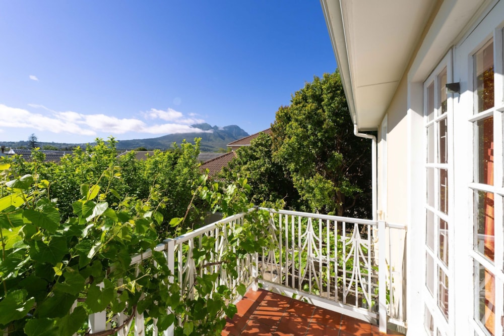 Security complex home for sale in Rome Glen - SW1717681