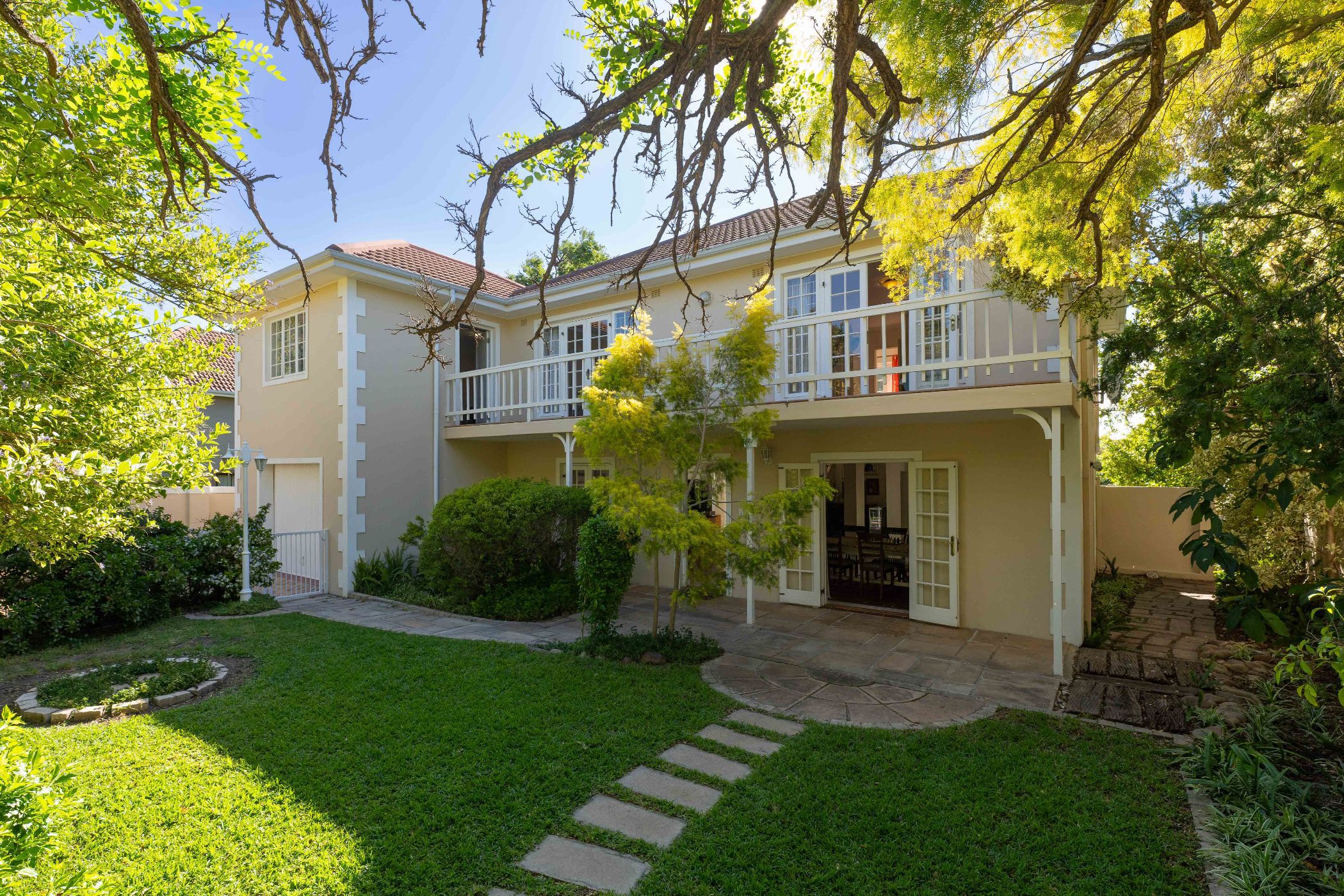 Security complex home for sale in Rome Glen - SW1717681