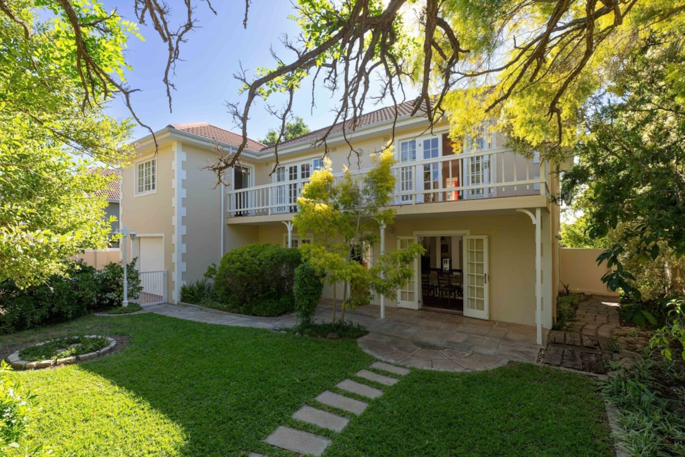 Security complex home for sale in Rome Glen - SW1717681