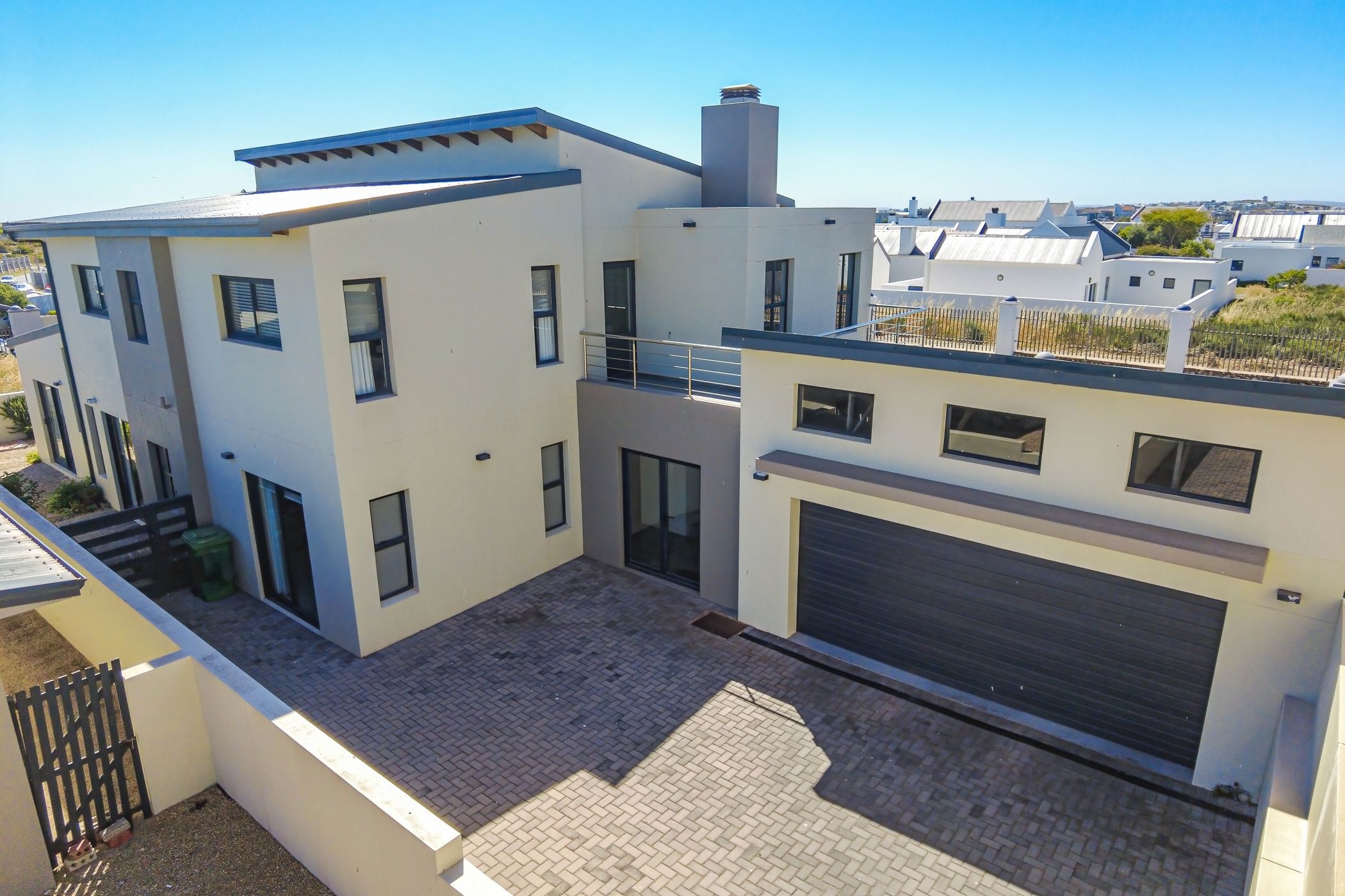 Double-storey house for sale in Sunset Estate - LA1718670