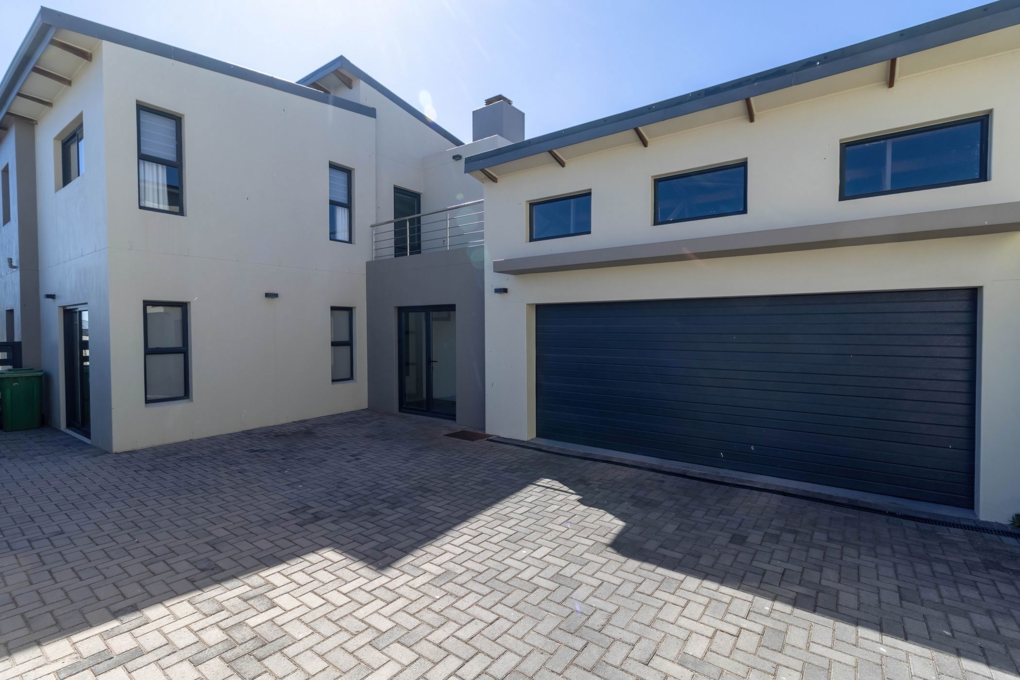 Double-storey house for sale in Sunset Estate - LA1718670