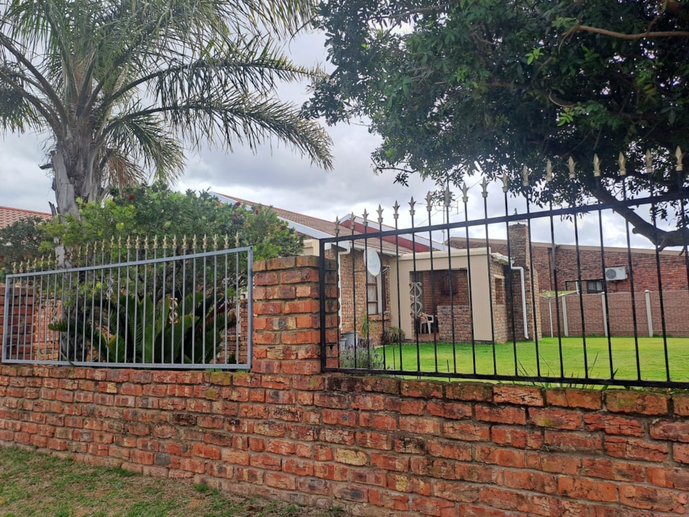 House for sale in Strelitzia Park - 1UK1717188