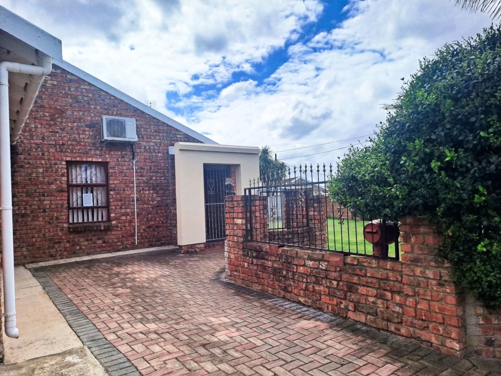 House for sale in Strelitzia Park - 1UK1717188