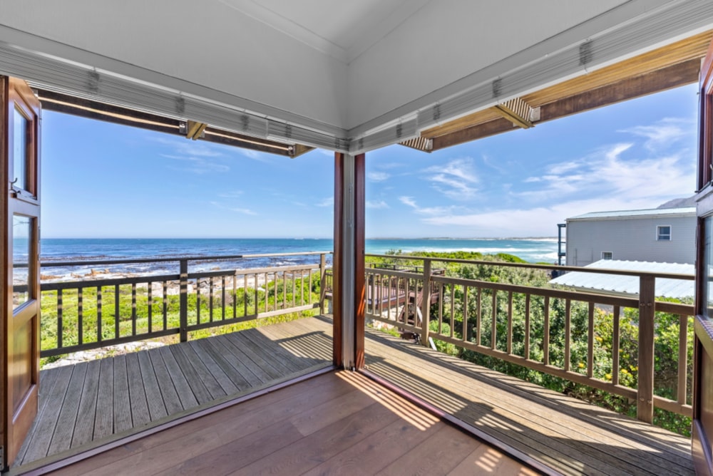 Double-storey house for sale in Bettys Bay - KN1697965 Double-storey house for sale in Bettys Bay - KN1697965