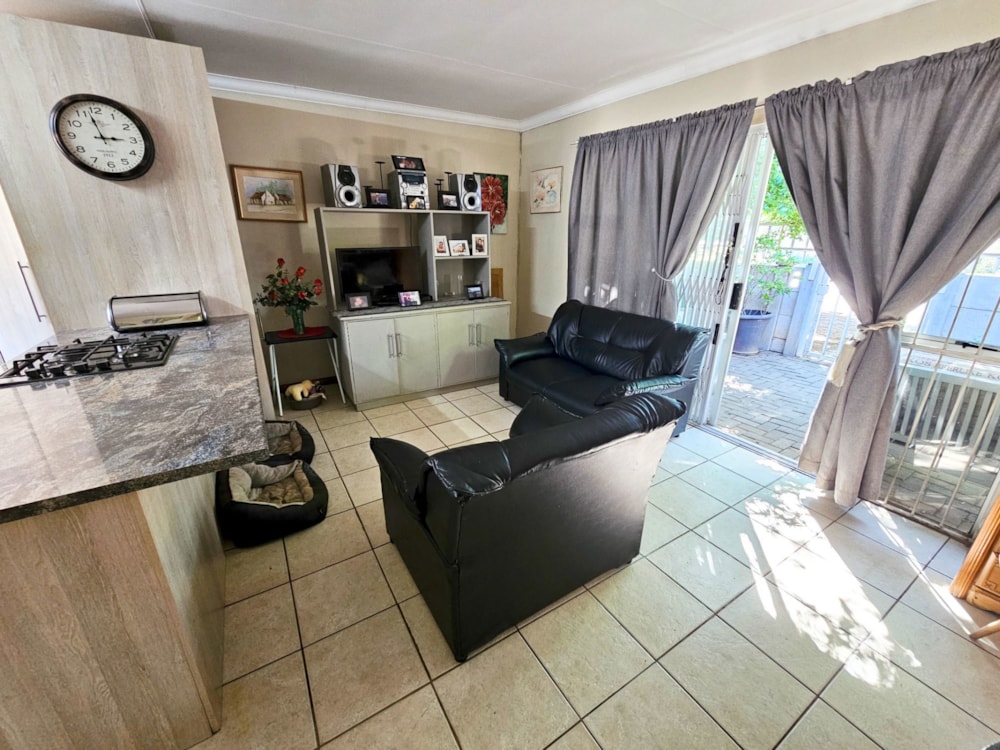 Townhouse for sale in Uitsig, Bloemfontein - 1BX1716769