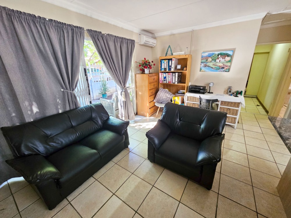 Townhouse for sale in Uitsig, Bloemfontein - 1BX1716769