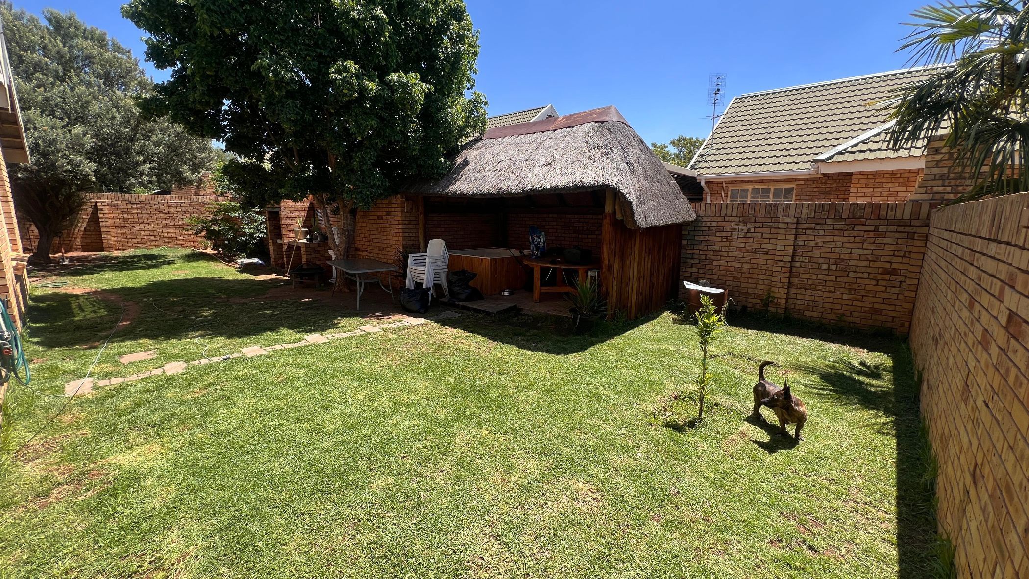 Townhouse for sale in Heuwelsig, Bloemfontein - 1BX1714735