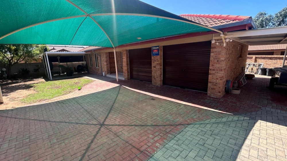 Semi-detached house for sale in Pellissier - 1BX1716874