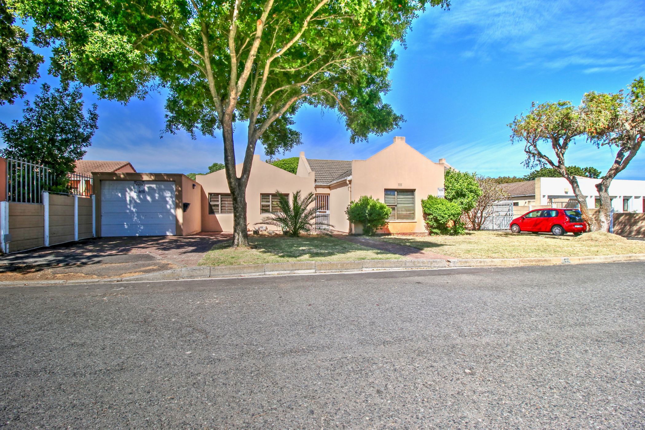 House for sale in Bothasig - 1PLA1718687