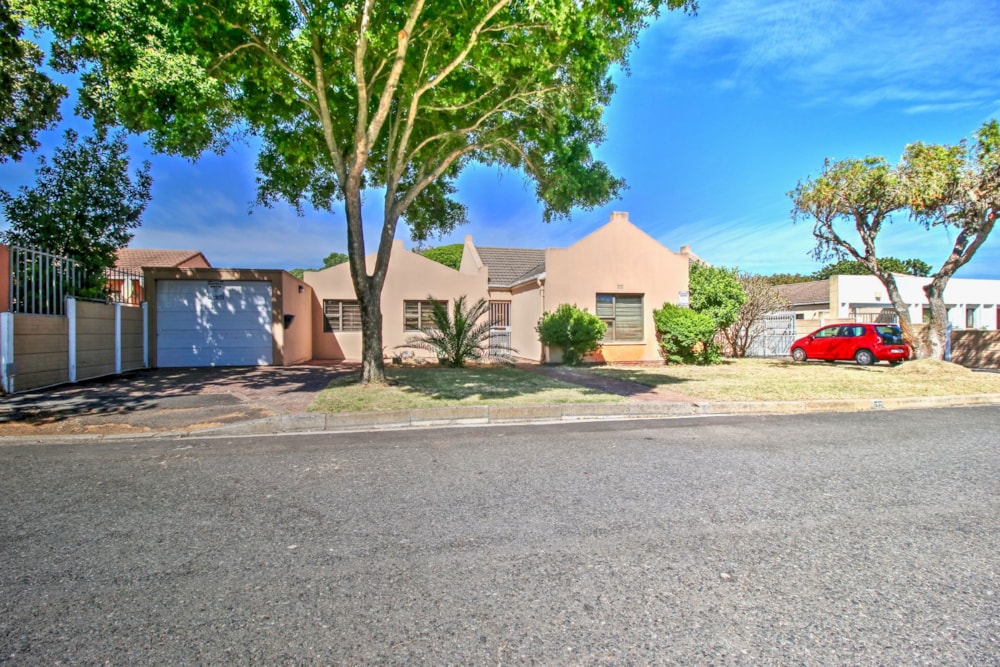 House for sale in Bothasig - 1PLA1718687