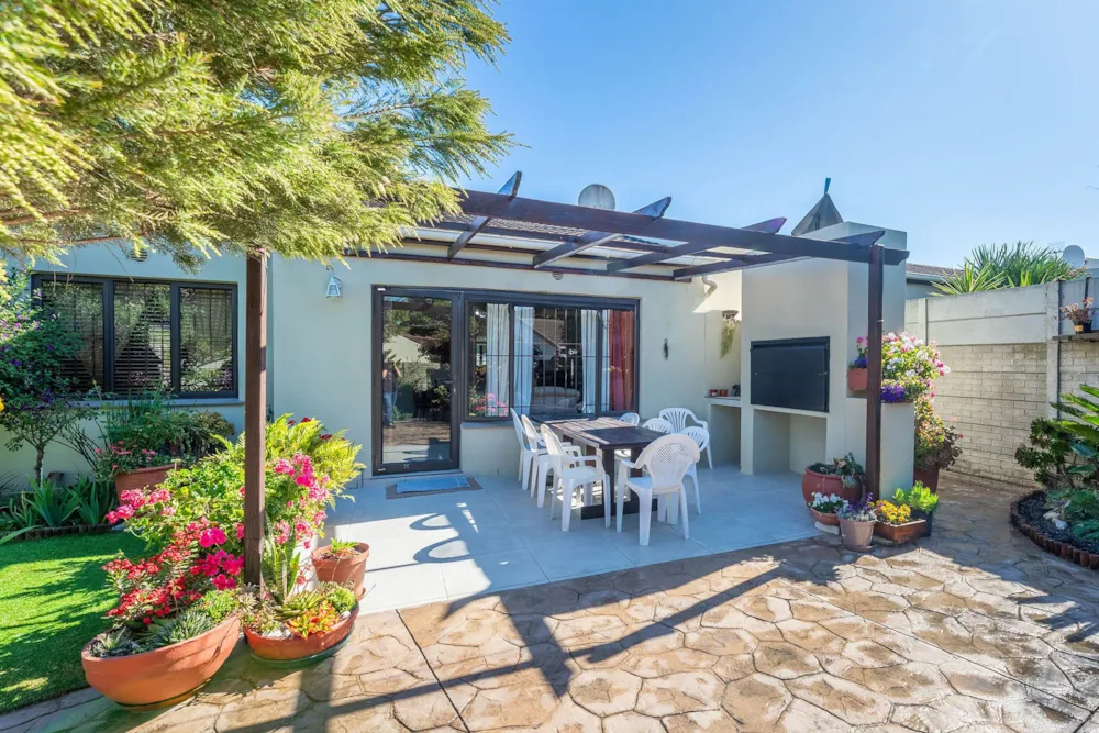 Security complex home sold in Table View - 1TV1717853 Security complex home sold in Table View - 1TV1717853