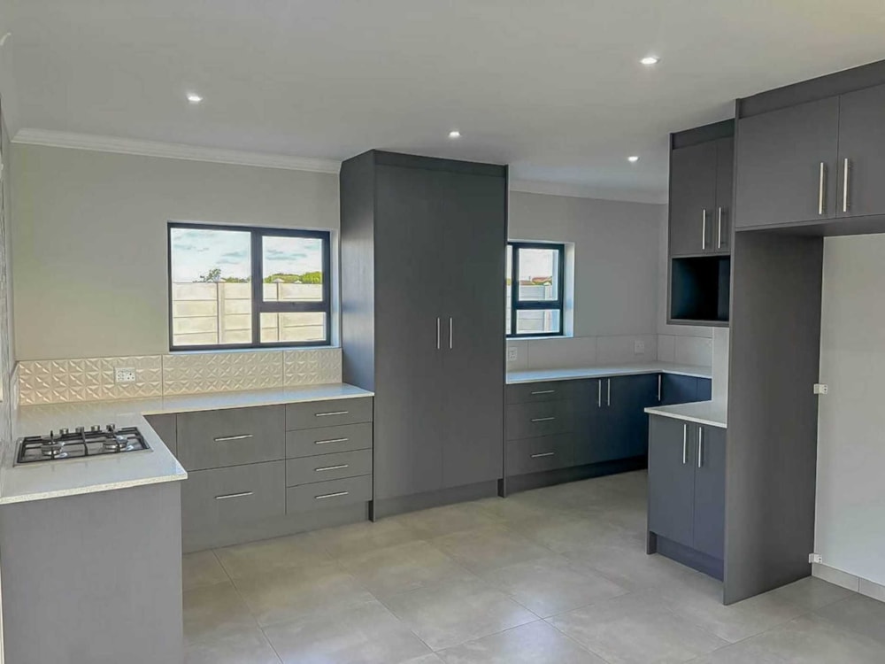 House for sale in Paradise Beach, Jeffreys Bay - 1JF1721906 House for sale in Paradise Beach, Jeffreys Bay - 1JF1721906