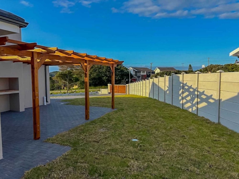 House for sale in Paradise Beach, Jeffreys Bay - 1JF1721906 House for sale in Paradise Beach, Jeffreys Bay - 1JF1721906