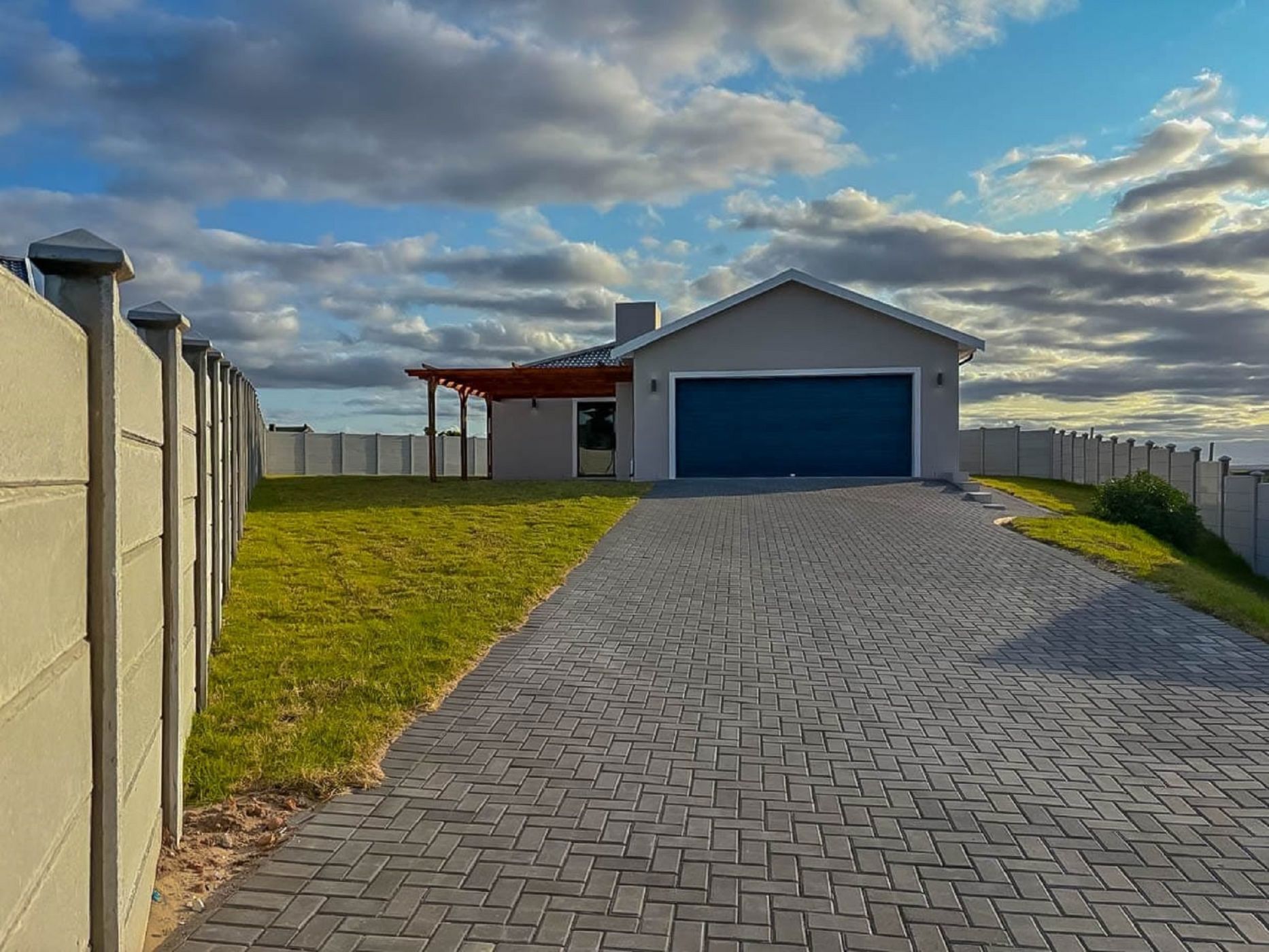 House for sale in Paradise Beach, Jeffreys Bay - 1JF1721906