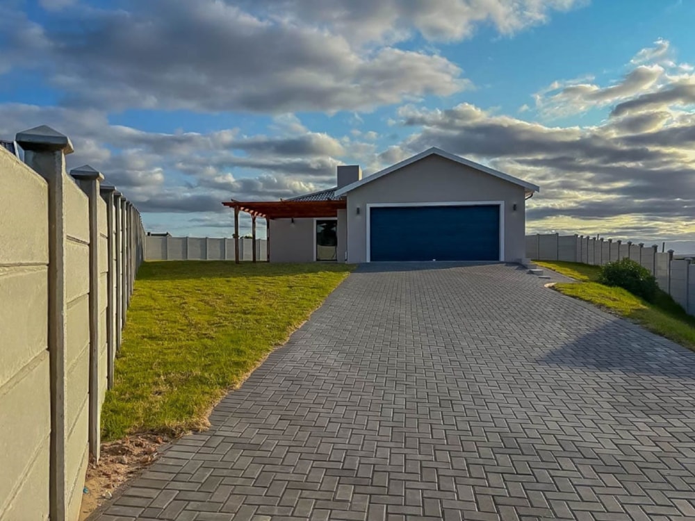 House for sale in Paradise Beach, Jeffreys Bay - 1JF1721906 House for sale in Paradise Beach, Jeffreys Bay - 1JF1721906