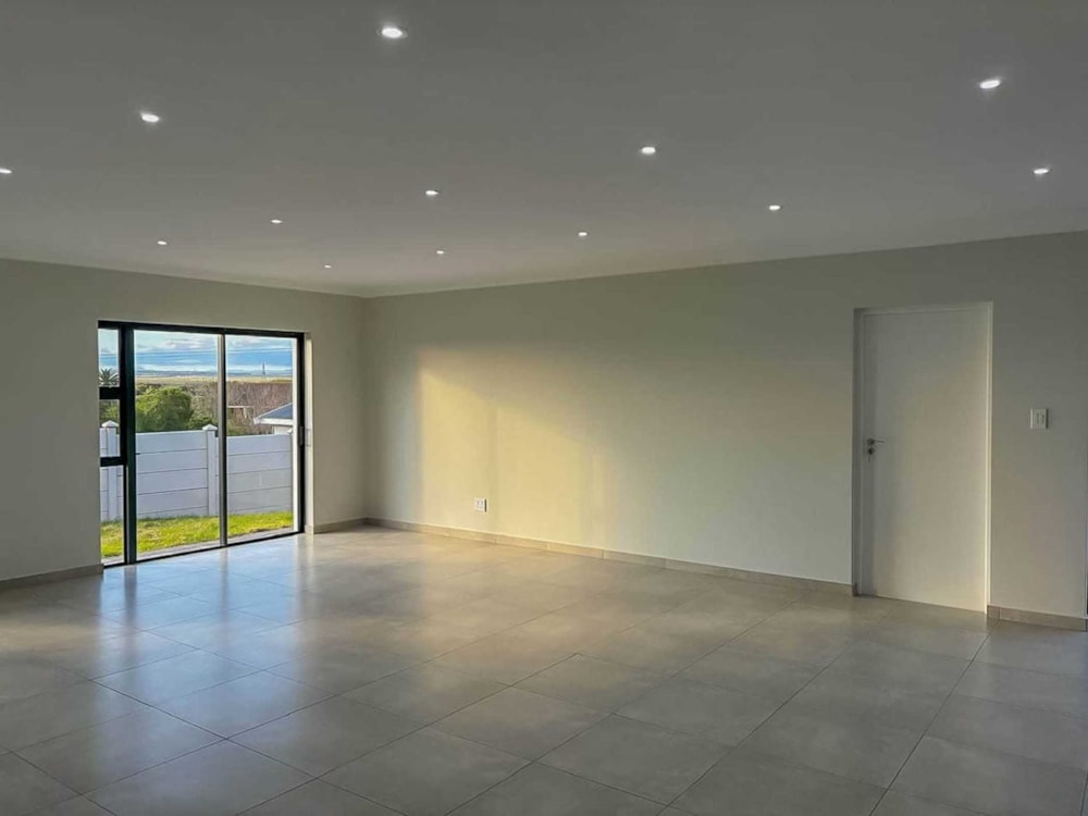 House for sale in Paradise Beach, Jeffreys Bay - 1JF1721906