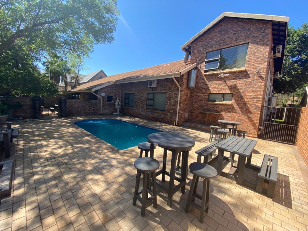 Guesthouse for sale in Thabazimbi - 1ER1718848