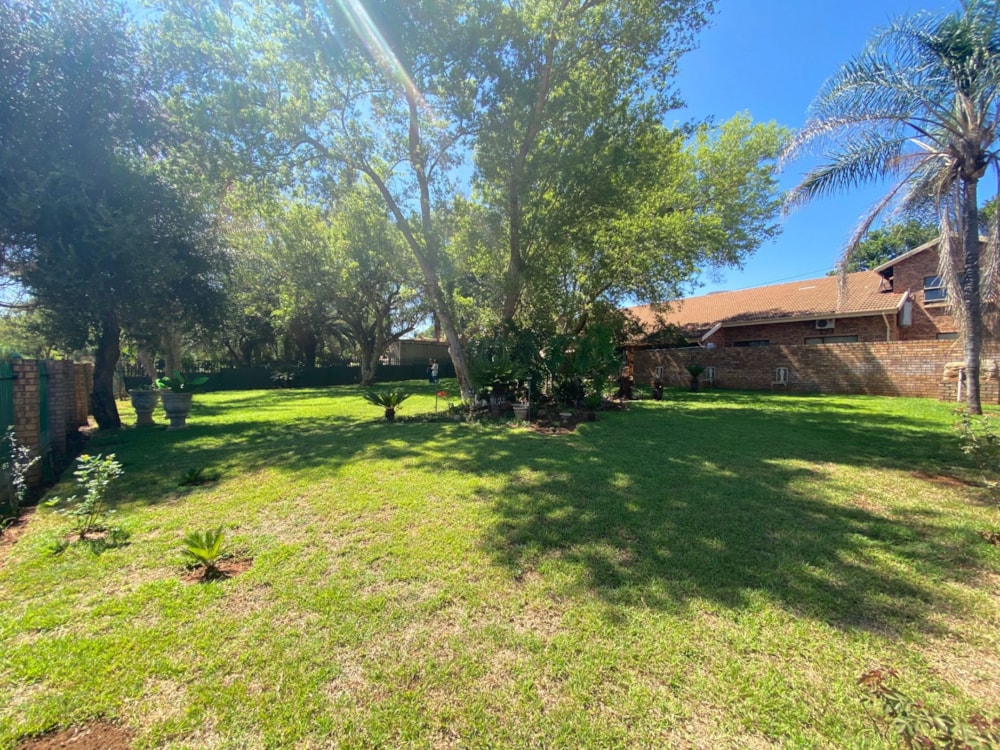 Guesthouse for sale in Thabazimbi - 1ER1718848