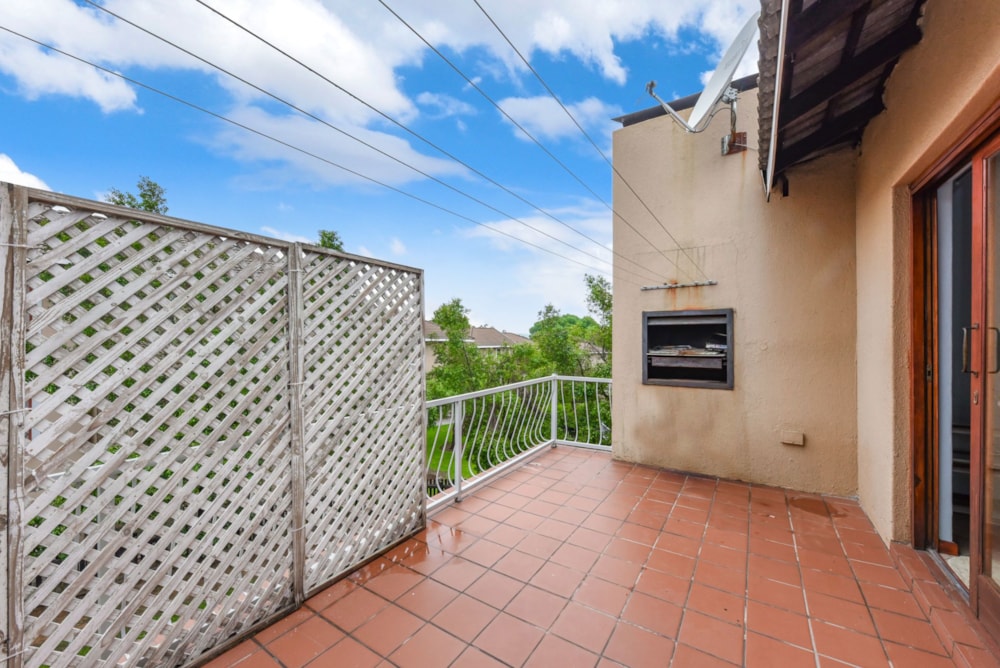 Apartment for sale in Paulshof - FW1717993 Apartment for sale in Paulshof - FW1717993