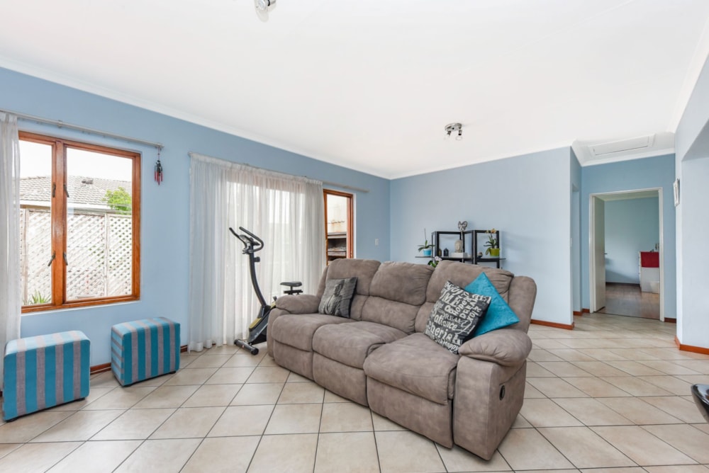 Apartment for sale in Paulshof - FW1717993 Apartment for sale in Paulshof - FW1717993