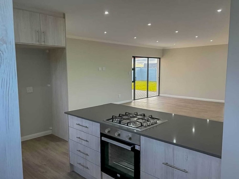 House for sale in Paradise Beach, Jeffreys Bay - 1JF1721914 House for sale in Paradise Beach, Jeffreys Bay - 1JF1721914