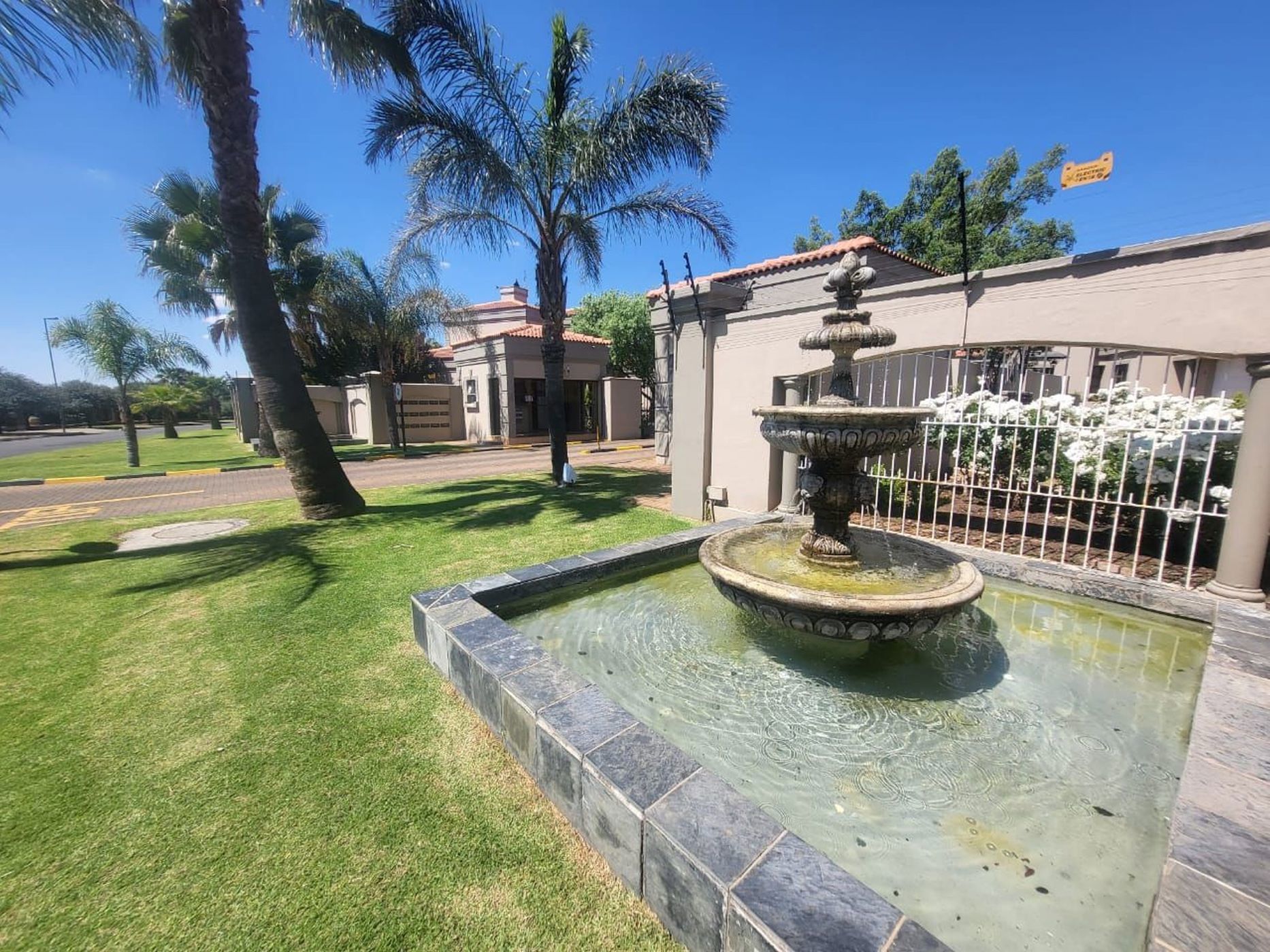 Townhouse for sale in Dan Pienaar - 1BX1719242