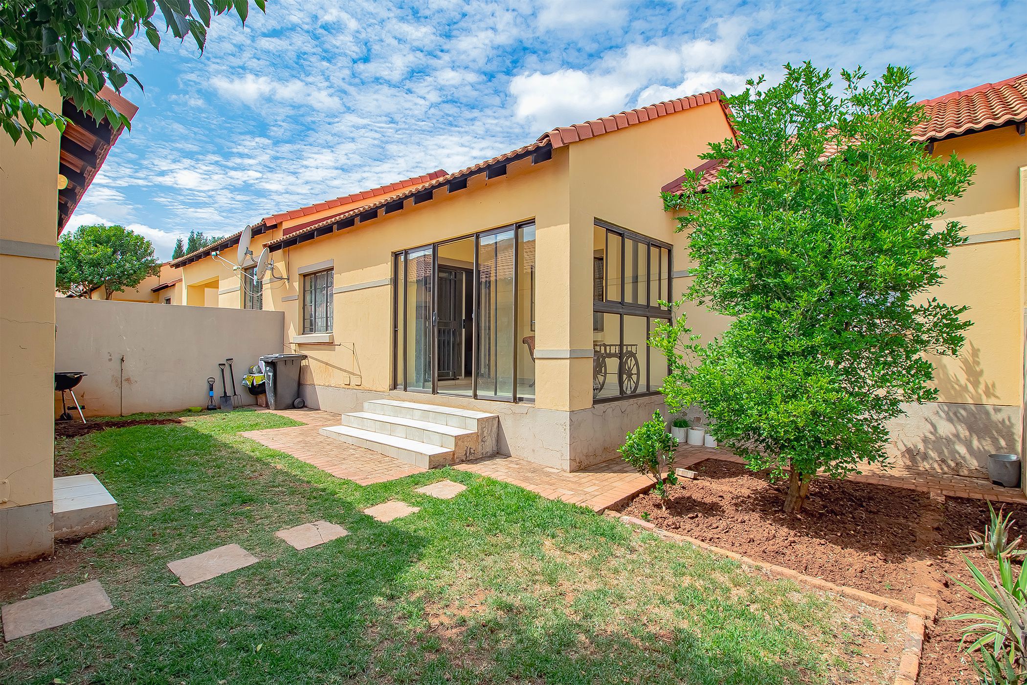 Townhouse for sale in Mooikloof Ridge - PT1718752
