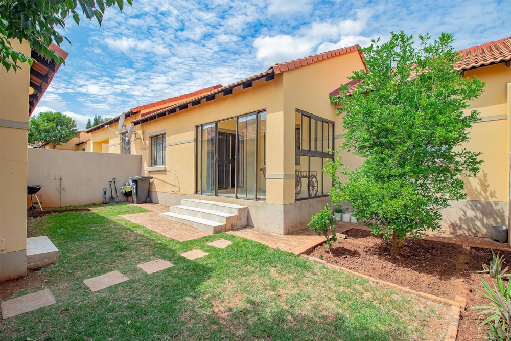 Townhouse for sale in Mooikloof Ridge - PT1718752